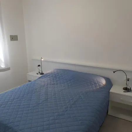 Modern Two-bed Flat With Shared Pool And Hot Tub Apartamento Bibione