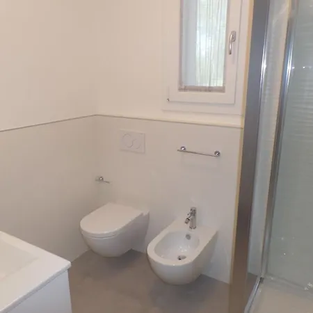 Modern Two-bed Flat With Shared Pool And Hot Tub Apartamento Bibione